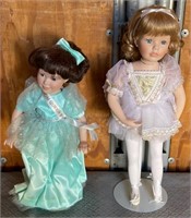 11 - LOT OF 2 COLLECTIBLE DOLLS (J32)