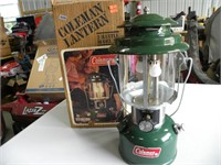 Very Nice Vintage Coleman Lantern