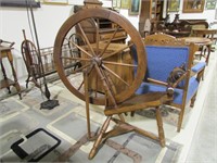 ANTIQUE SPINNING WHEEL