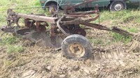 IH 4 Bottom Plow With Cutters, Pull Type