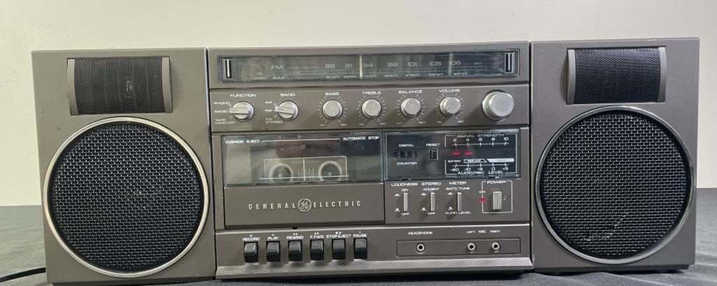 GE Stereo Radio Cassette Recorder 3-52620