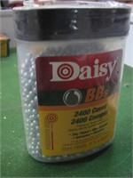 new 2400 count Daisy BB's
