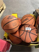 Lot of 5 mixed SPALDING and Wilson basketballs