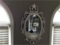 Oval Mirror w/White Wooden Frame