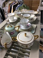 Miscellaneous collection of vintage tea cups