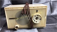 Vintage Peerless radio 8x5”