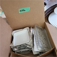 M162 Box square white dishes and rectangular clear