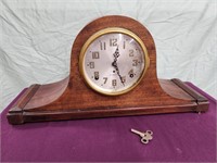 Plymouth 8 day mantle clock  with key.  Look at