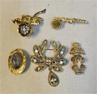 Costume Jewelry 5 Brooches