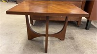 Mid-century end table 26“ x 26“ x 20”