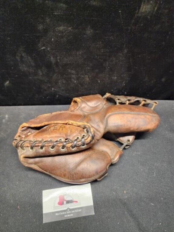 Vintage Spalding Glove