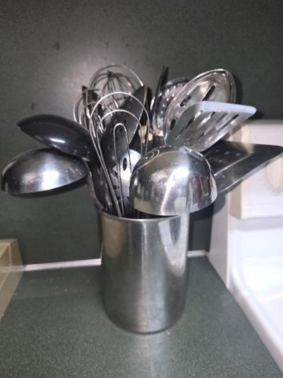 Stainless utensil holder with utensils