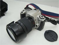 Canon EOS Rebel 2000 35mm SLR Film Camera  & Bag