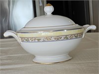 Heinrich 'Villa Cannes' Lidded Tureen