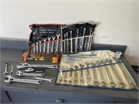 Mixed lot of wrenches