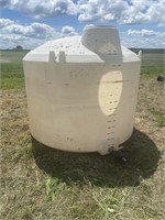 water tank with valve