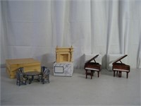 Brand new Reuterporzellan miniatures