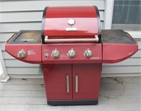 Kenmore gas grill with 3 propane tanks (one not sh