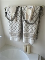 Seashell Bath Towels, Net Decor & Pillar Candles