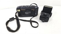 GUC Polaroid Captiva SLR Camera & Vivitar Flash