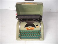 Tom Thumb Child Type Writer