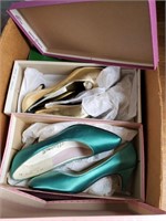 Box of shoes, size 7 to 7 1/2