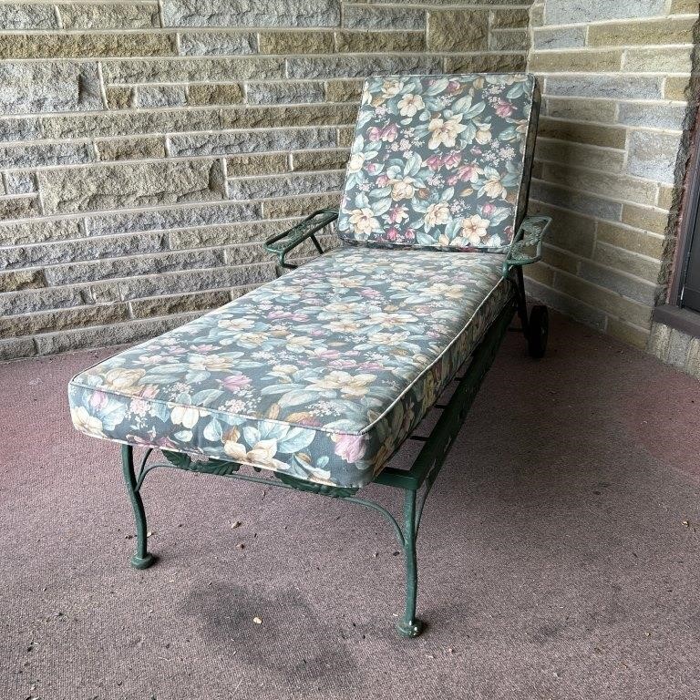 Outdoor Lounge Chair