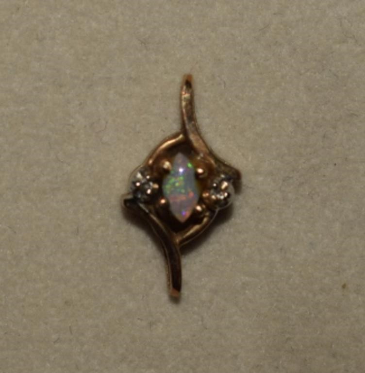 10K Opal Pendant