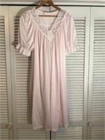 VINTAGE SEARS JUST FOR WOMEN NIGHTGOWN ONE SIZE