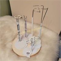 8 Doll Stands