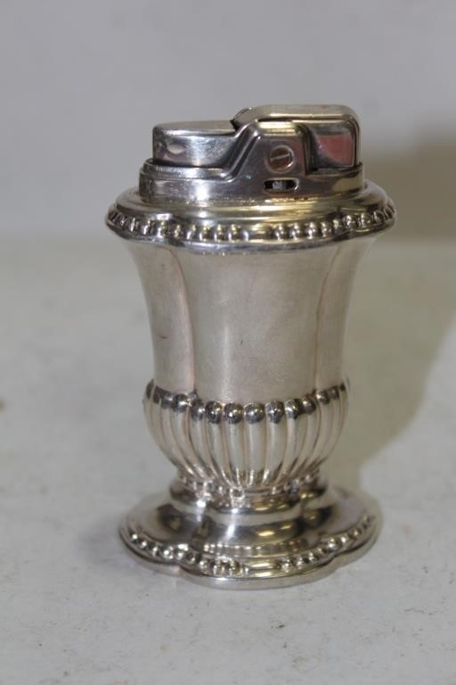 A Roinson Table Lighter