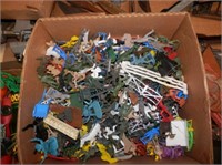 Box of asst vintage plastic army men, Cowboy