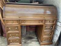 Roll top desk, very nice with keys