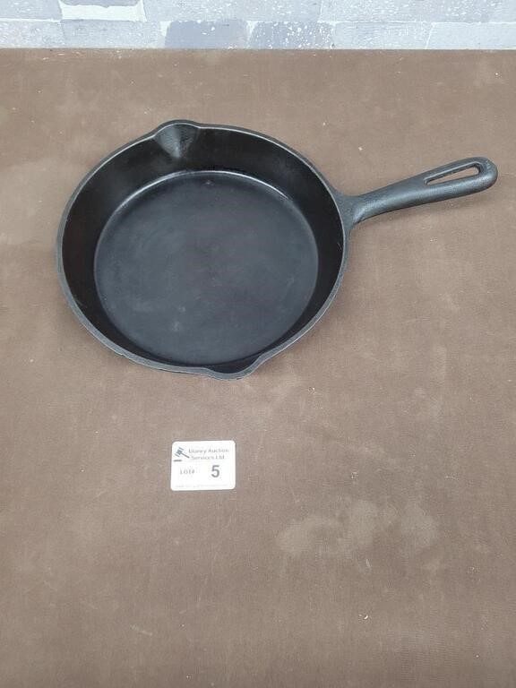 Cast Iron pan GSW made in Canada