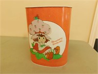 Strawberry Shortcake metal garbage can 13 in tall