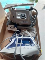 Lot of 2 electric irons/steam irons