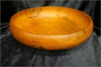 16-17" Mango wood bowl (slight crack appearing)
