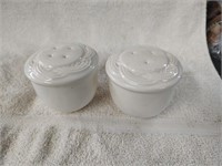 Ceramic Salt and Pepper Shaker Set