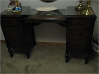 Oak dresser/vanity base-nice