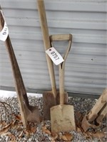 2 X'S BID SQUARE SHOVELS