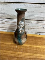 VINTAGE ROSEVILLE BUD VASE