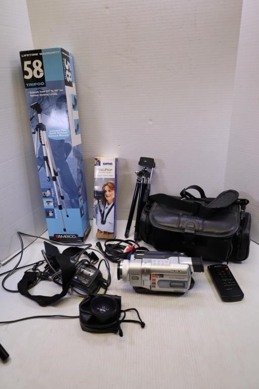 SONY DIGITAL HANDYCAM CAMCORDER WITH 420X ZOOM,