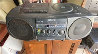 Old school Sony Cdl-v30 cd, cassette fm