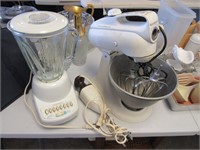 blender & kitchen aid mixer