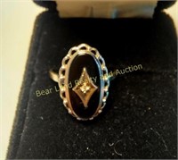 10K Gold Onyx Ring Approx Size 7 1/2