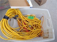 TUB OF ELECTRIC CORDS & SHOP LIGHT