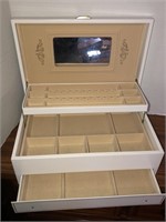 Jewelry box