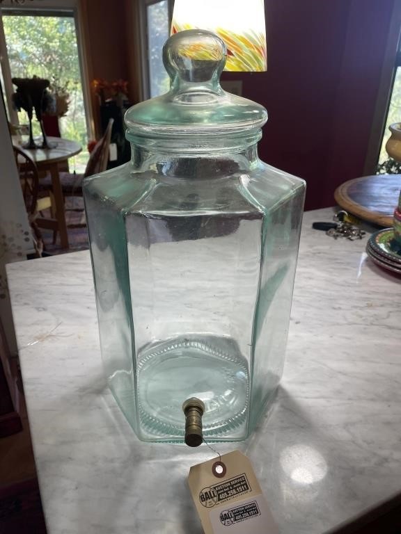 Glass dispenser