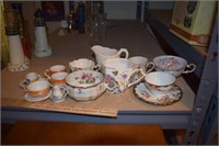 Lot of Vintage Teacups & Saucers