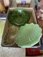 JADE PLATES AND COLORED GLASS BOWL